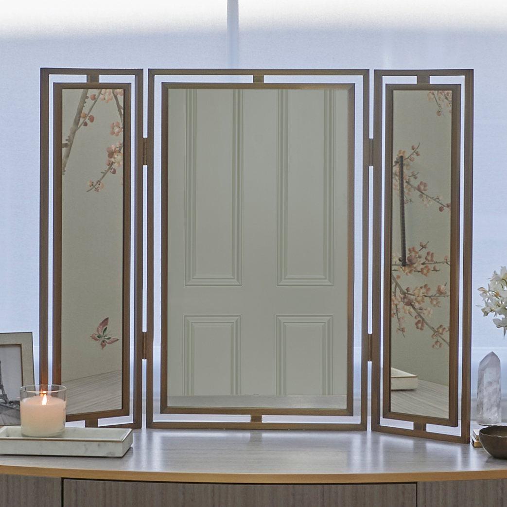 Design by Sophie Paterson Interiors.  Photography by Ray Main. Product shown in our satin antique satin lacquered (SAS) finish.