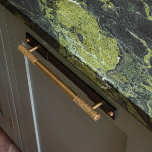 MIX Diamond Knurled Cabinet Handle & Backplate - Mixed Finish