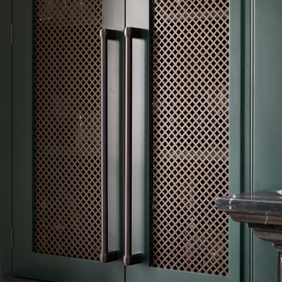 Design by Provincial Kitchens Home. Product shown in our polished nickel plate (PNP) finish.