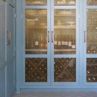 Features our Vertical Perforated Honeycomb Grille in our polished brass lacquered (PBL) grille finish | Project by Peden and Pringle and Interiors by Lisa Guest | Photography by Paul Craig.