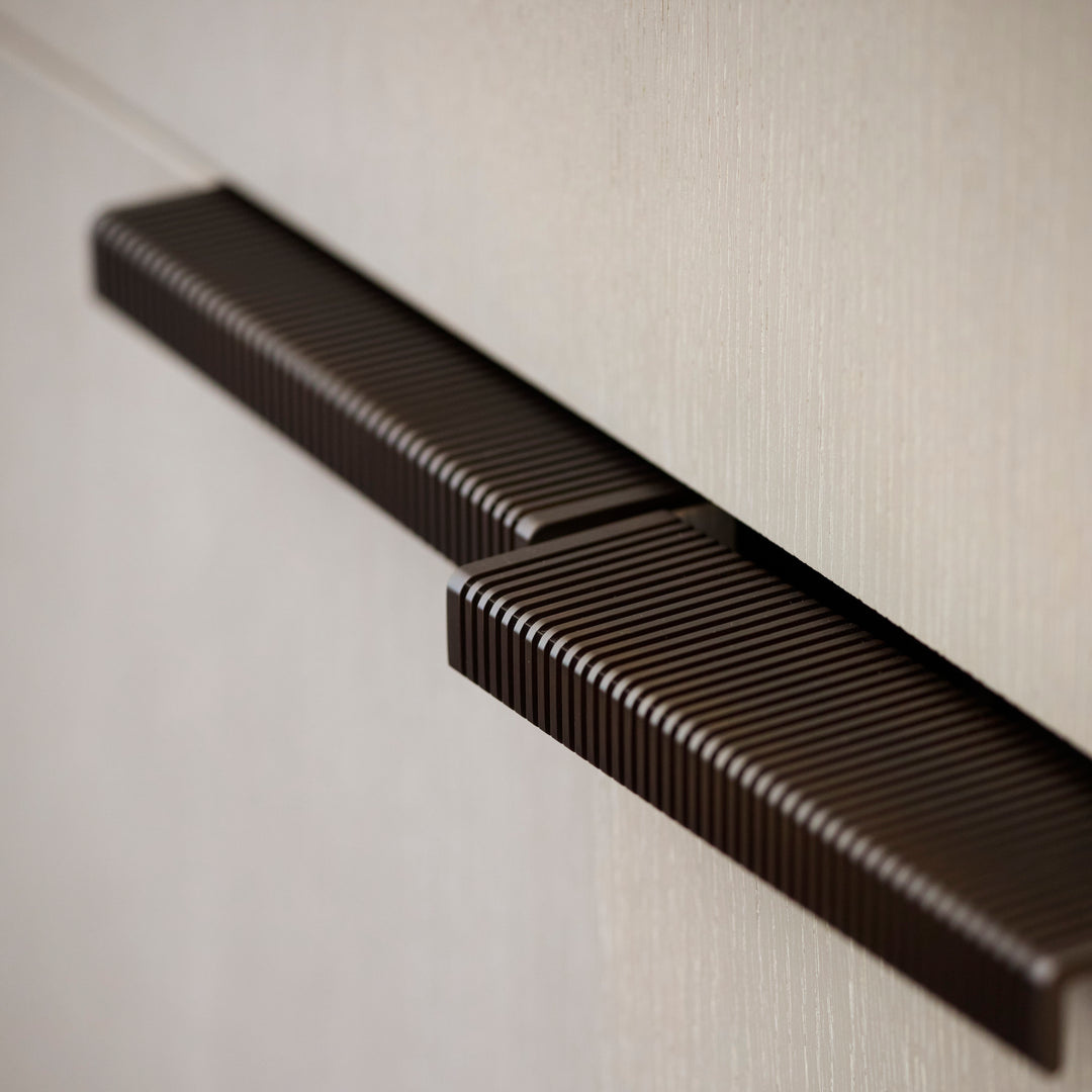 Design by Sophie Paterson Interiors. Product show in our dark bronze (DBZ) finish.