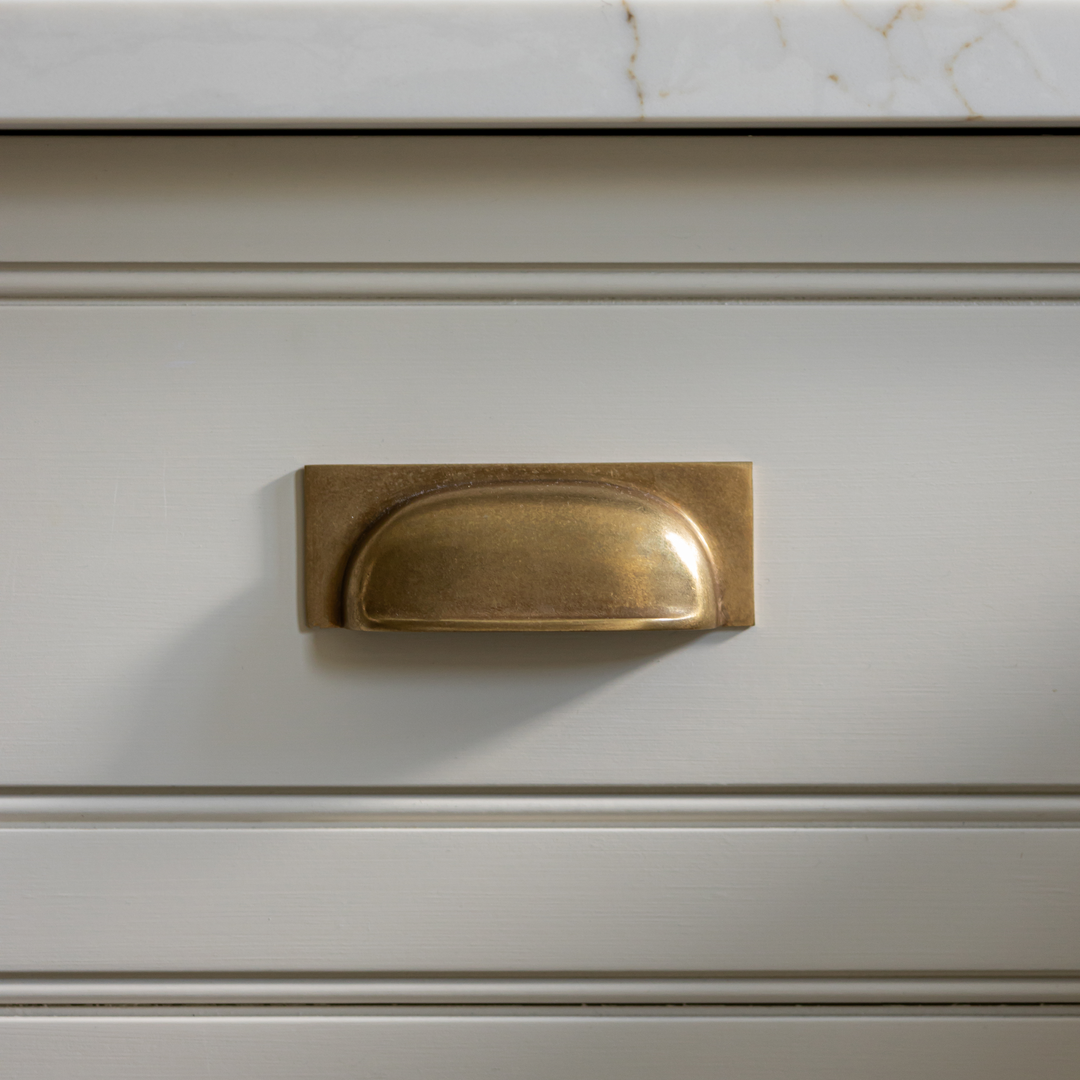 Design by Rachael Somerville Interiors. Photography by Handover Agency. Product shown in our aged brass (BEL) finish. 