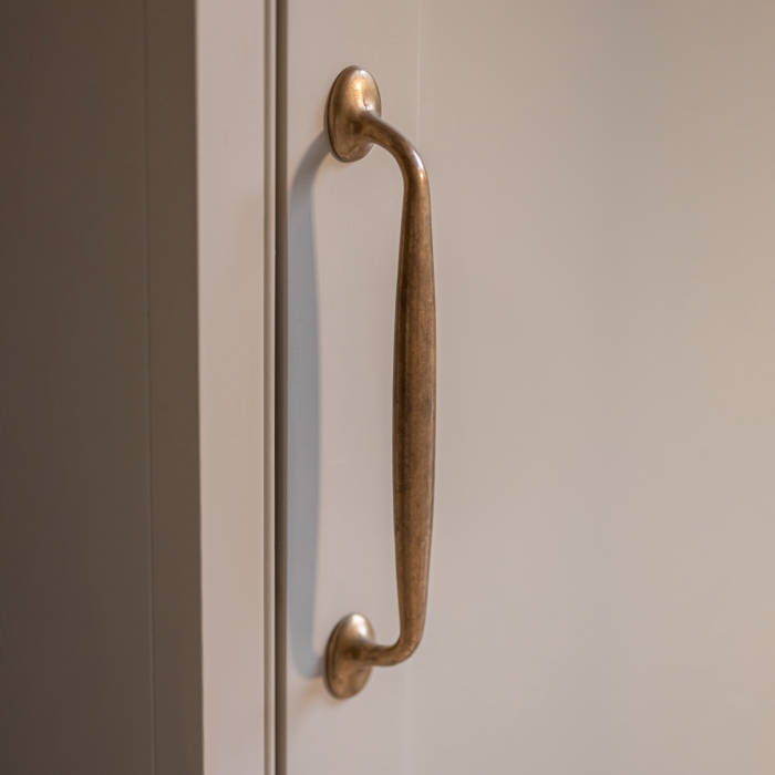 Design by Rachael Somerville Interiors. Photography by Handover Agency. Product shown in our aged brass (BEL) finish. 