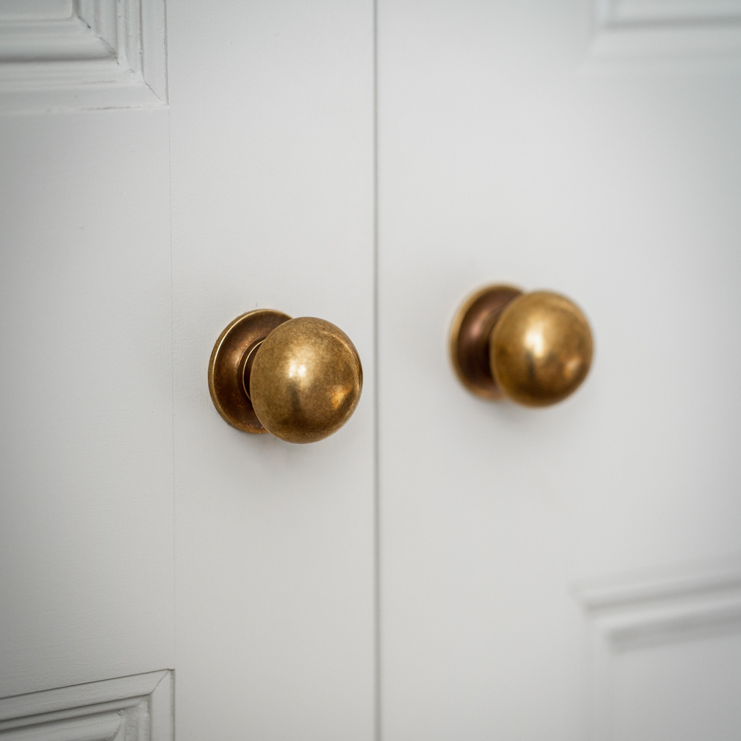 Product shown in our aged brass (BEL) finish. 