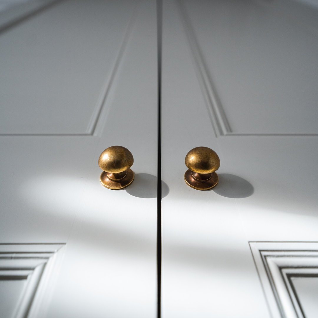Product shown in our aged brass (BEL) finish. 