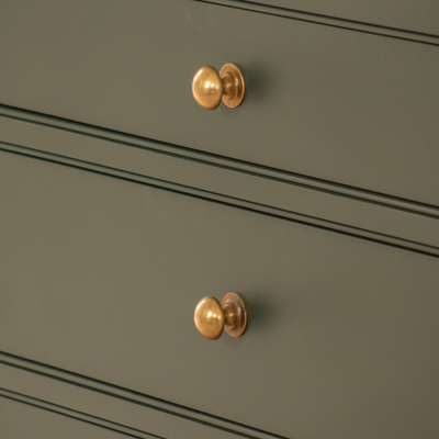 Design by Thomas Ford & Sons. Photography by Peter Molloy.
Product shown in our aged brass (BEL) finish. 