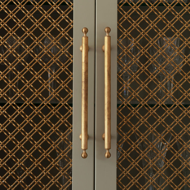Features our 19mm Double Diamond Interwoven Grille with 3mm Plain Wire in our satin brass unlacquered (SBUL) grille finish | Project by Studio LBI.