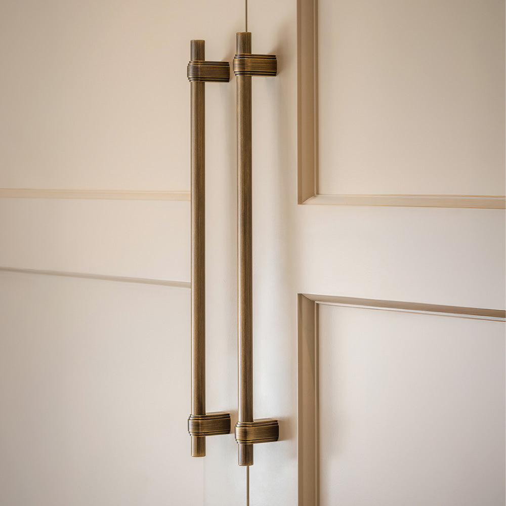 Design by FloCoe Interiors | Photography by Bailey-Cooper | Gaumont appliance pull shown in our satin antique satin lacquered (SAS) finish.