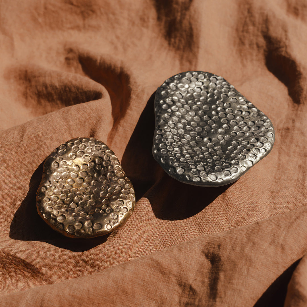 Photography by Joey Kendal Brown | Highbury Honey Oval Pull Handles shown in burnished bronze (BR) and burnished white bronze (WB). 