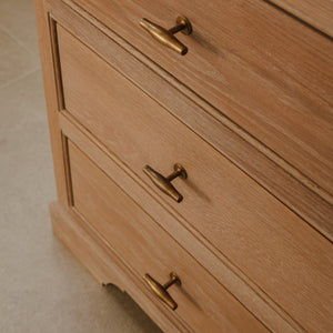 Photography by Joey Kendal Brown | Colmore T-bar Handles shown in our aged brass (BEL) finish.