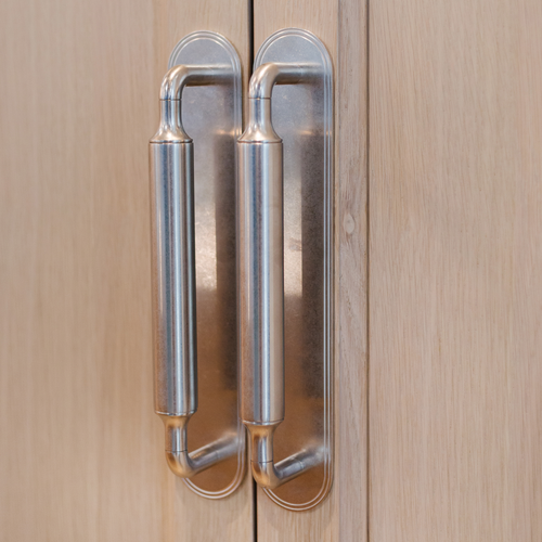 Barwick Plain Cabinet Pull Handle with Backplate