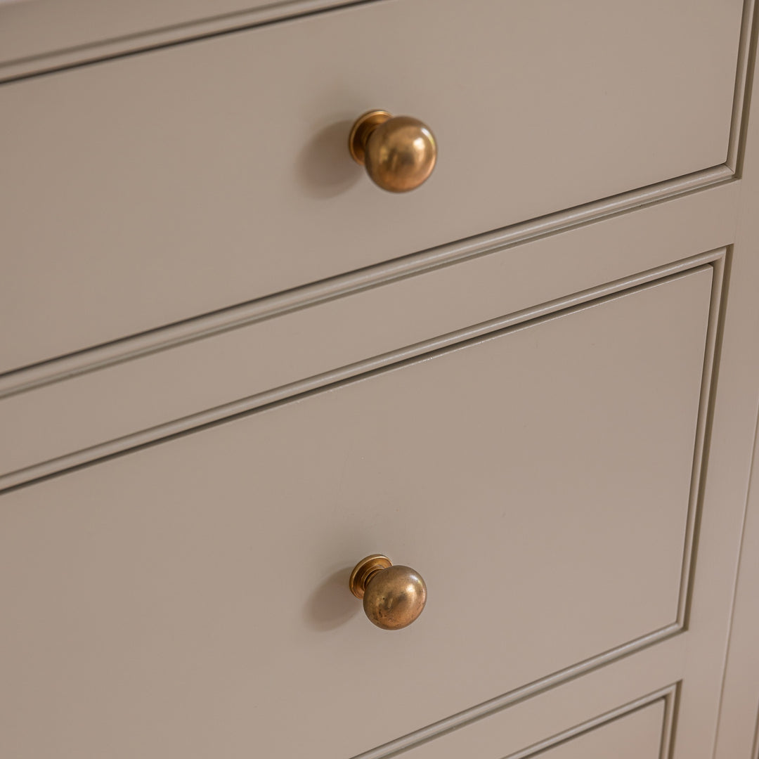 Design by Rachael Somerville Interiors. Photography by Handover Agency. Product shown in our aged brass (BEL) finish.