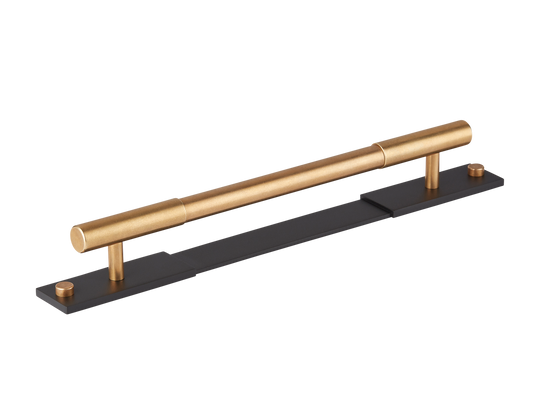 Sample of MIX Plain Pull Handle & Backplate - Mixed Finish