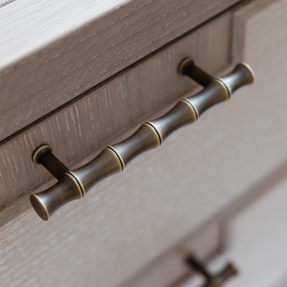 Design by Sophie Paterson Interiors. Product shown in our satin antique satin lacquered (SAS) finish.